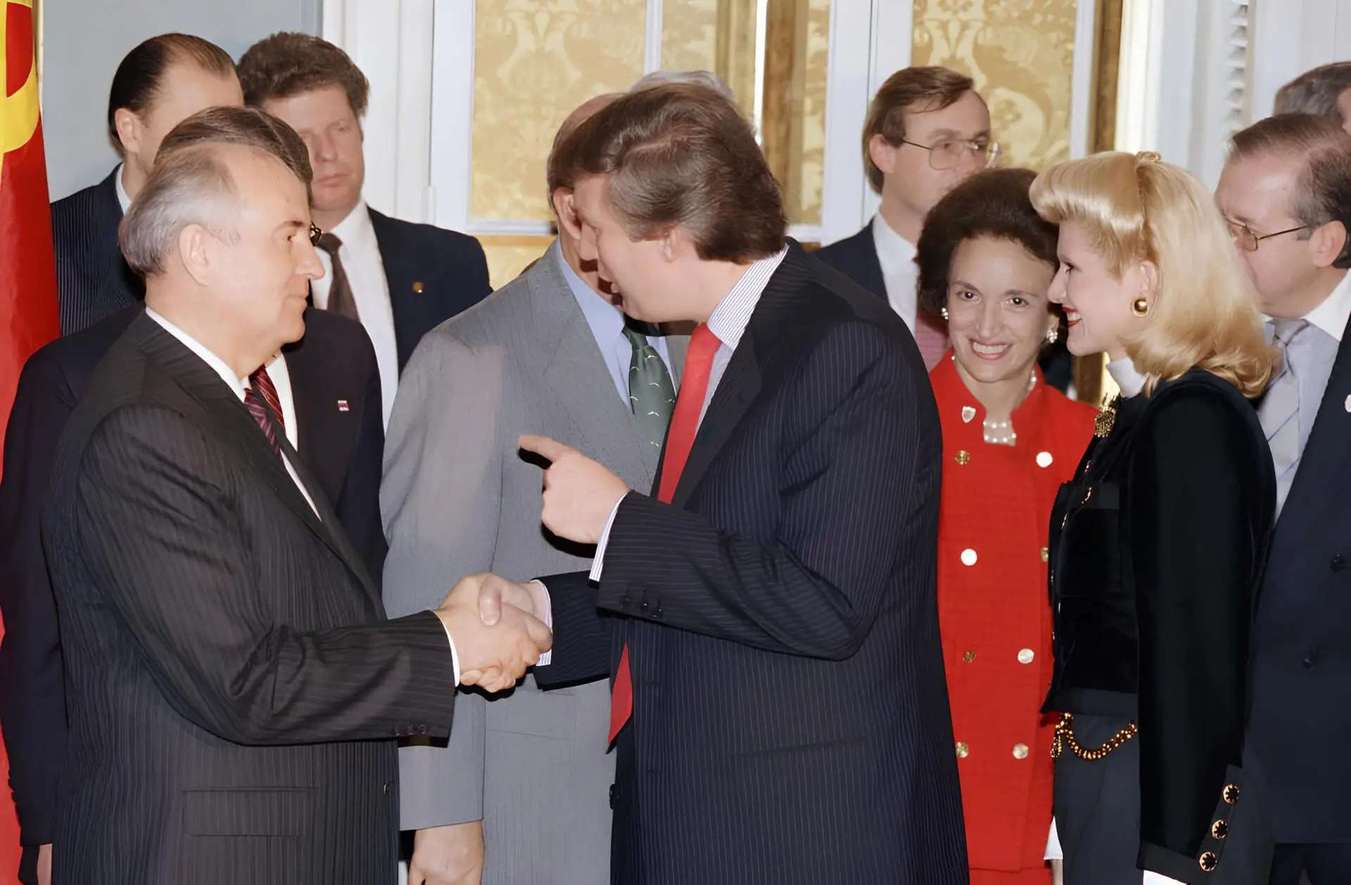 Trump ve Gorbaçov: ABD, SSCB'nin akıbetine mi uğrayacak?