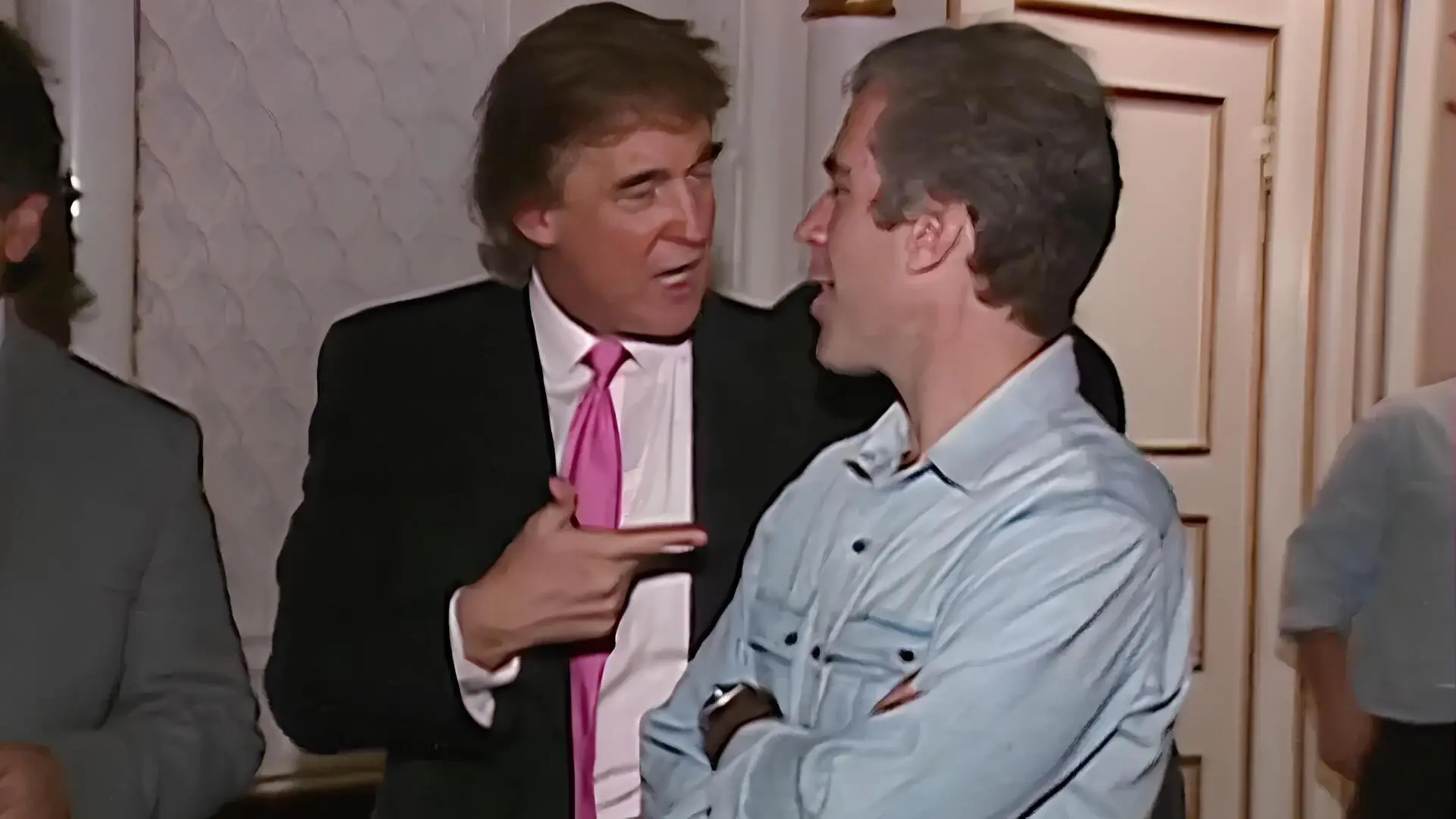 Trump Yönetimi Epstein Kriziyle Sarsılıyor