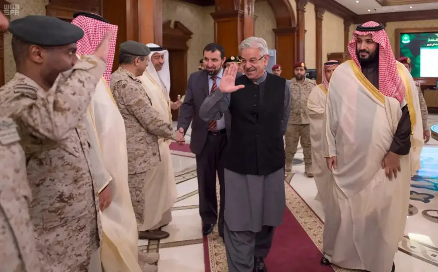 Pakistan Savunma Bakanı'ndan İslam dünyasına NATO benzeri ittifak çağrısı