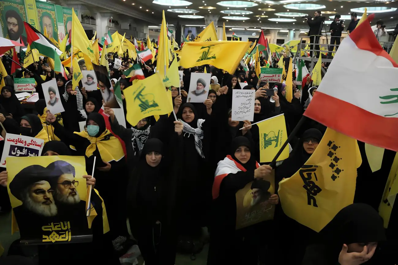 “Savaştan Bir Yıl Sonra Hizbullah: Belirsizlik ve Tereddüt Eşliğinde Bir Yeniden Yapılanma Süreci”